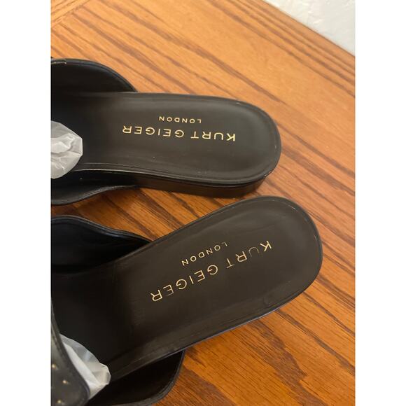 Kurt Geiger London
Chelsea Leather Stud Embellished Chain Hardware Mules size 41 - Picture 6 of 8